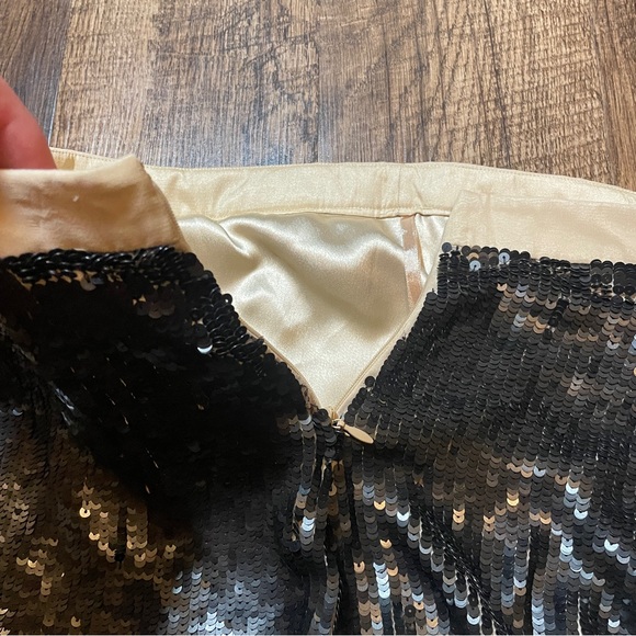 Adorable Parker Black Sequin Faux Wrap Mini-Skirt! - small - Picture 3 of 4